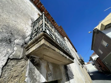 Moradia T8 para Venda em Póvoa de Rio de Moinhos e Cafede