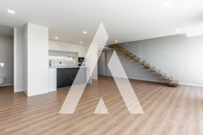 Apartamento T4 para Venda em Glória e Vera Cruz