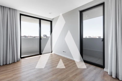 Apartamento T4 para Venda em Glória e Vera Cruz
