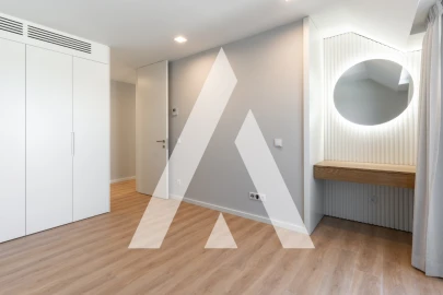 Apartamento T4 para Venda em Glória e Vera Cruz