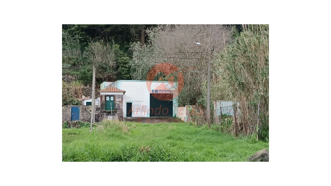 Armazém para Venda em Praia da Vitoria (Santa Cruz) Foto 3