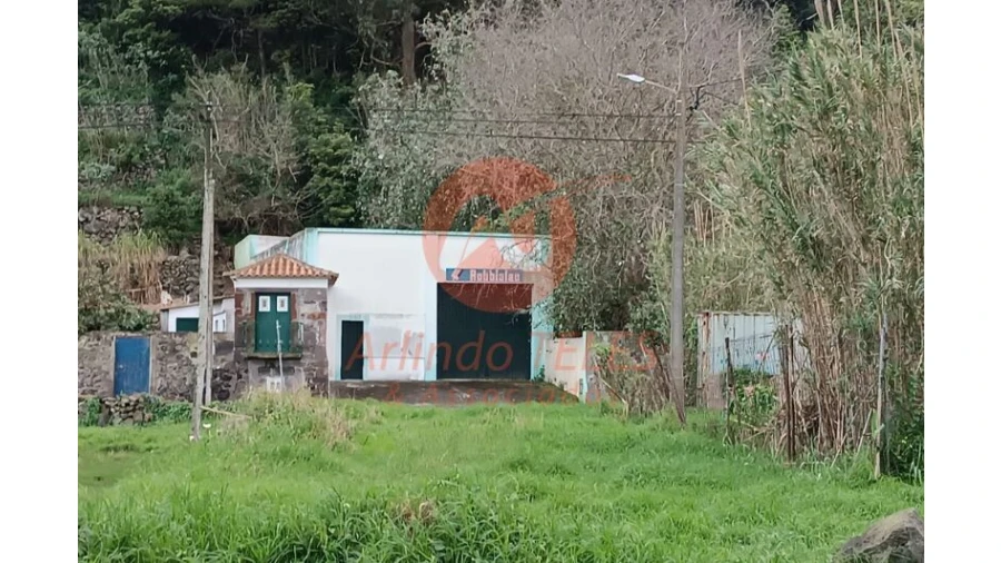 Armazém para Venda em Praia da Vitoria (Santa Cruz) Foto 3