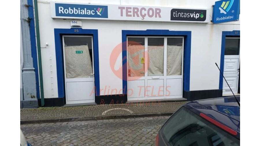 Loja para Venda em Praia da Vitoria (Santa Cruz)