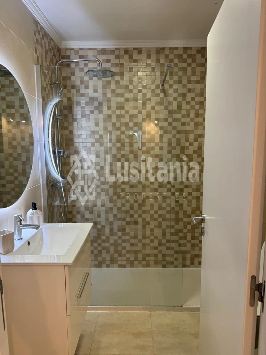 Apartamento T3 para Venda em Quarteira Foto 14