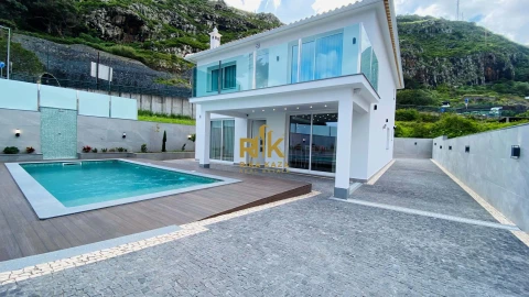 Moradia T4 para Venda em Machico