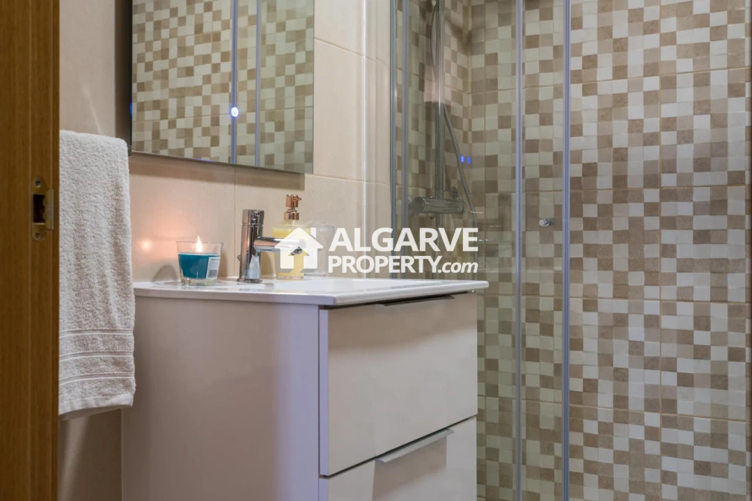 Apartamento T3 para Venda em Quarteira Foto 25