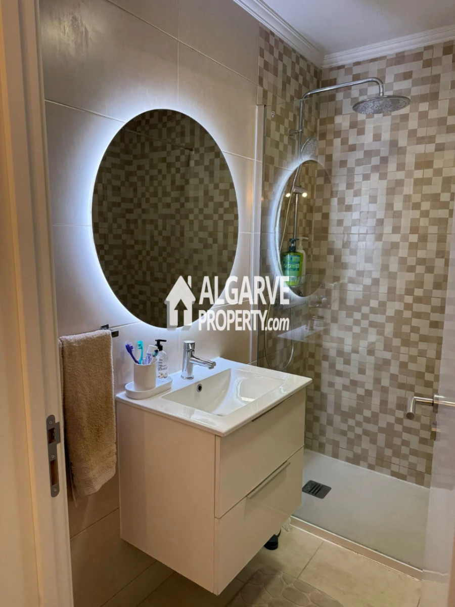 Apartamento T3 para Venda em Quarteira Foto 36
