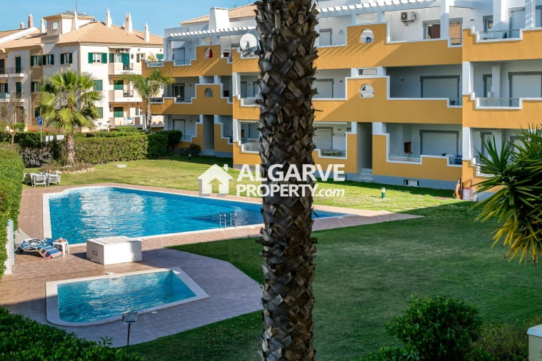 Apartamento T3 para Venda em Quarteira Foto 42