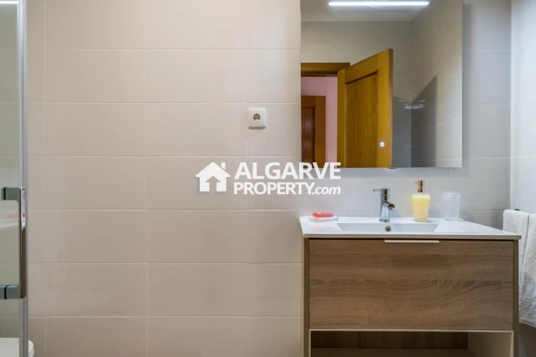 Apartamento T3 para Venda em Quarteira Foto 32