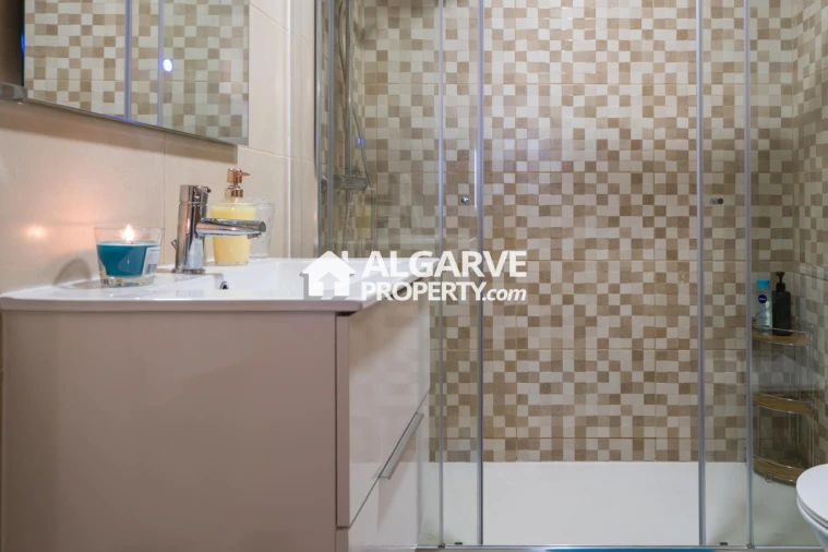 Apartamento T3 para Venda em Quarteira Foto 31