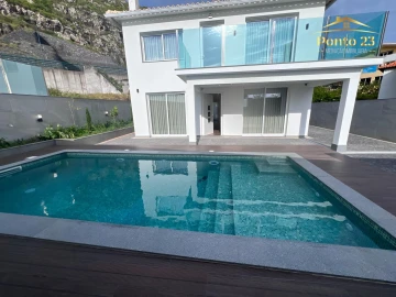 Moradia T4 para Venda em Machico
