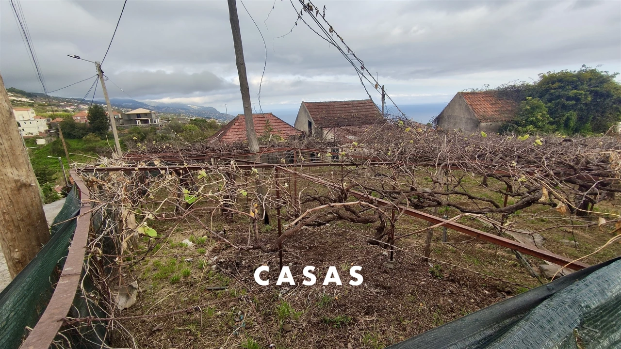 Terreno para Venda em Canhas Foto 24