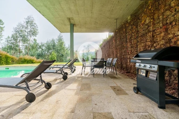 Moradia T3 para Venda em Fornelos e Queijada Foto 3