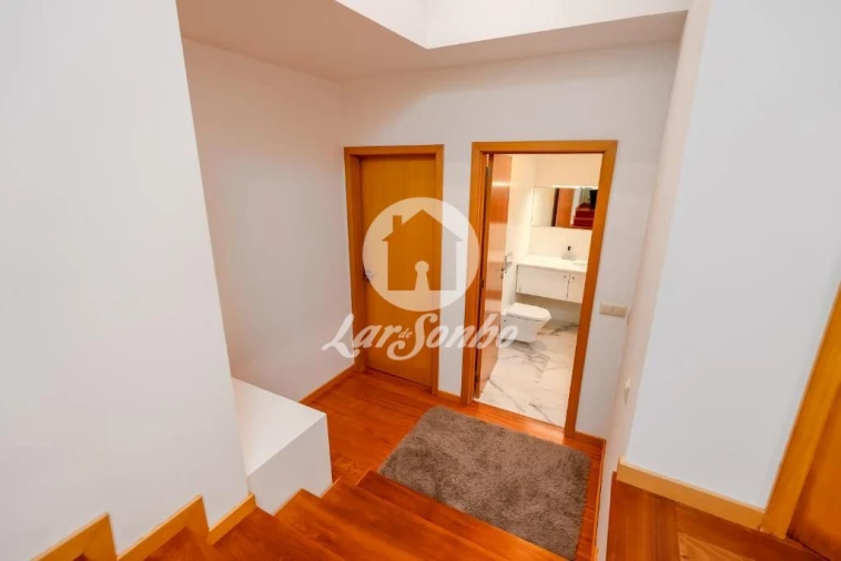 Moradia T3 para Venda em Fornelos e Queijada Foto 17