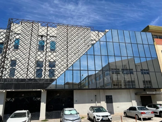 Loja para Venda em Sacavém e Prior Velho Foto 4