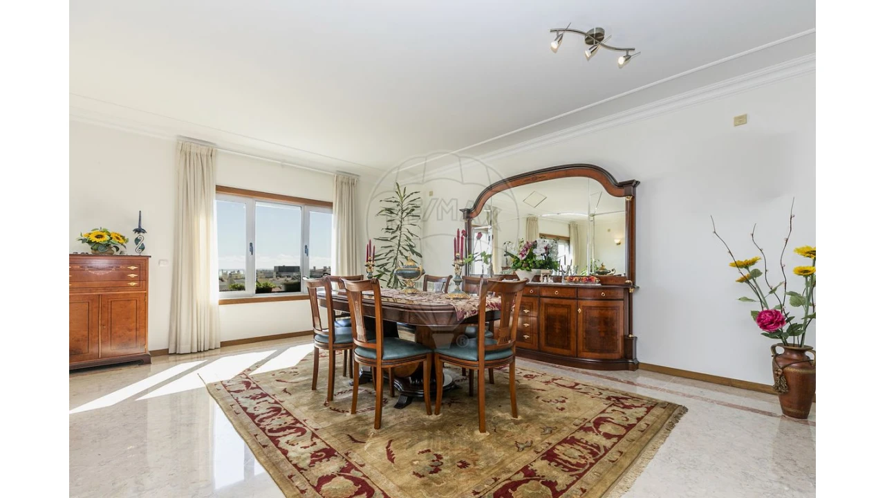 Apartamento T4 para Venda em Parque das Nações Foto 6