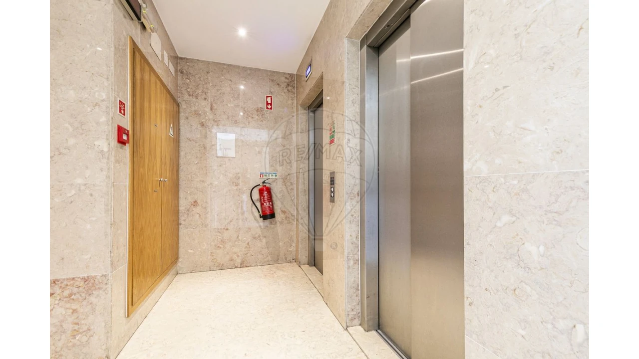 Apartamento T4 para Venda em Parque das Nações Foto 34