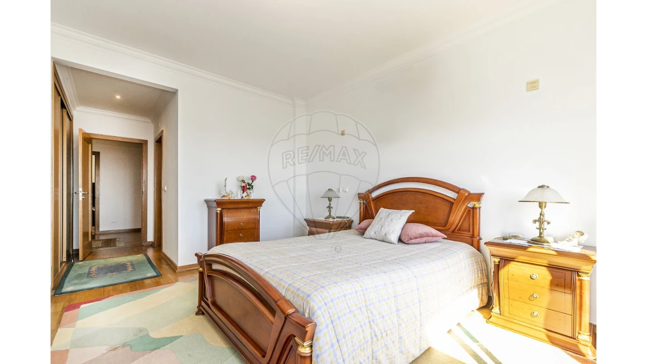 Apartamento T4 para Venda em Parque das Nações Foto 18