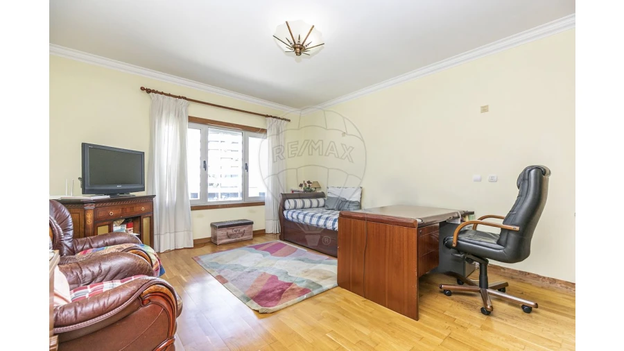 Apartamento T4 para Venda em Parque das Nações Foto 27