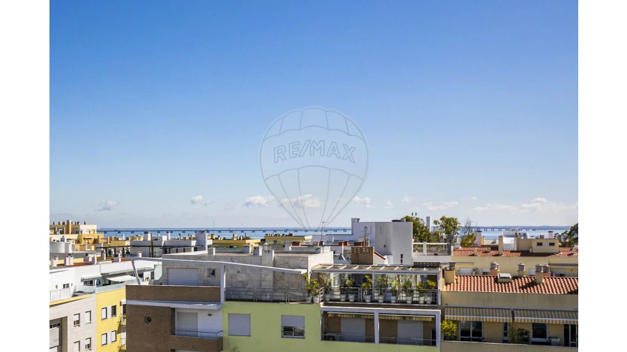 Apartamento T4 para Venda em Parque das Nações Foto 17