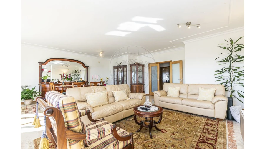 Apartamento T4 para Venda em Parque das Nações Foto 4