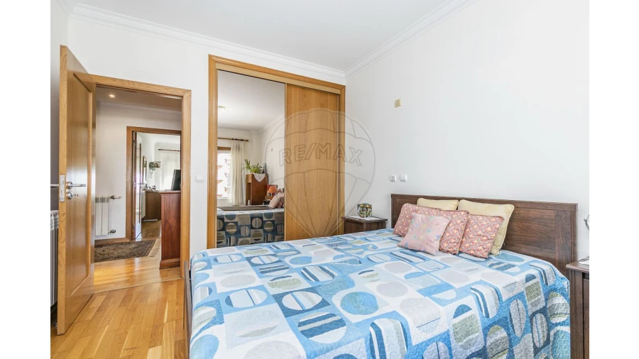 Apartamento T4 para Venda em Parque das Nações Foto 26