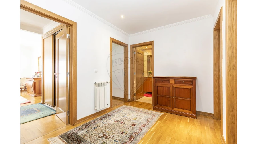 Apartamento T4 para Venda em Parque das Nações Foto 15