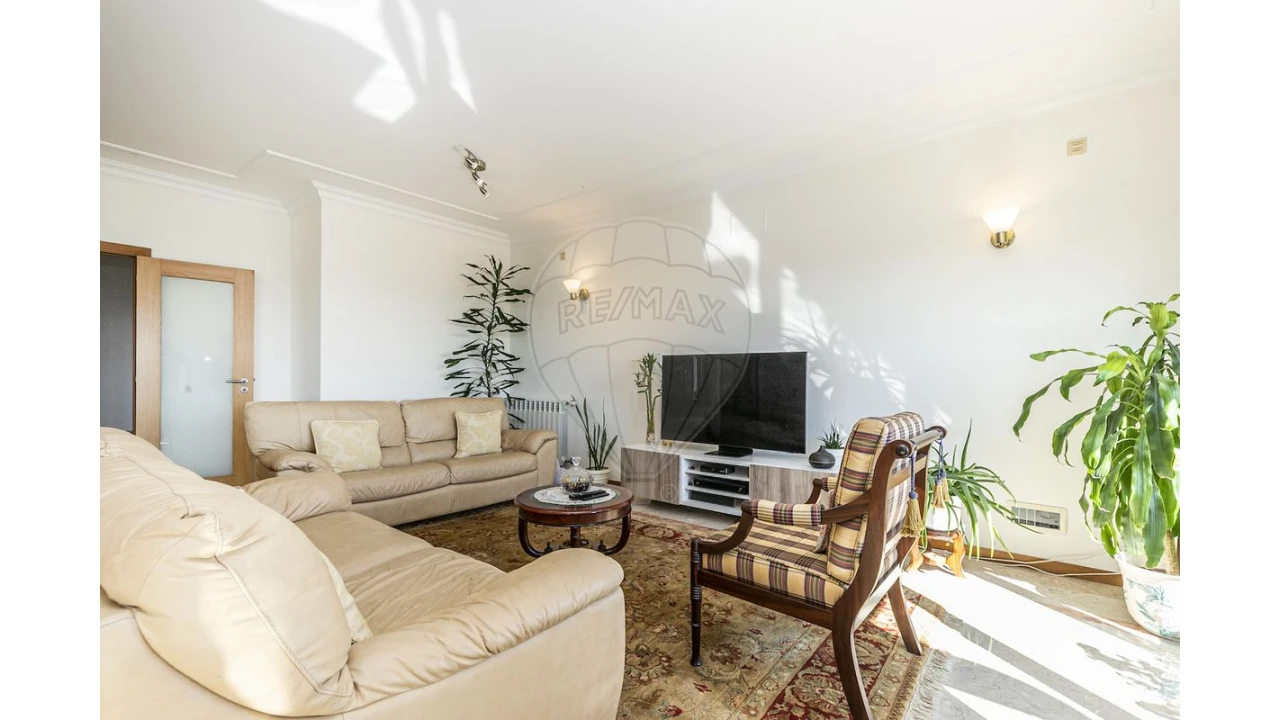 Apartamento T4 para Venda em Parque das Nações Foto 9