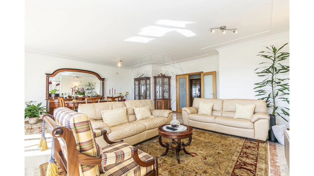 Apartamento T4 para Venda em Parque das Nações Foto 4