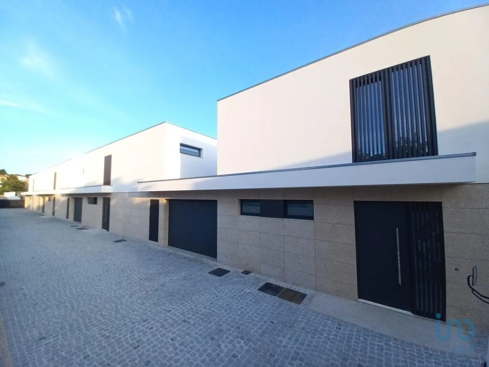 Moradia T3 para Venda em Abade de Neiva Foto 3