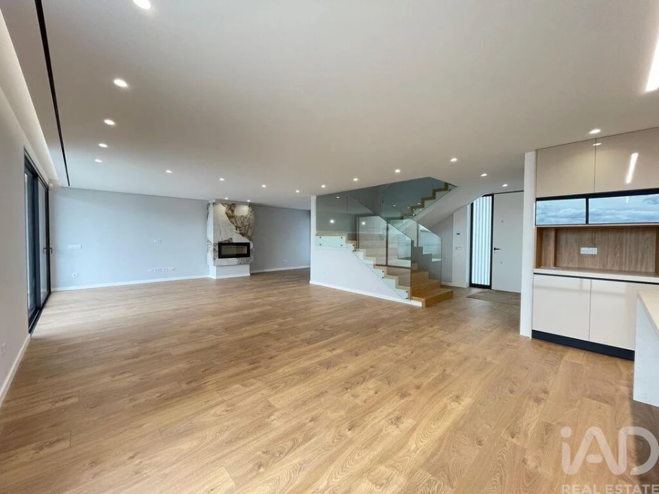 Moradia T3 para Venda em Abade de Neiva Foto 18