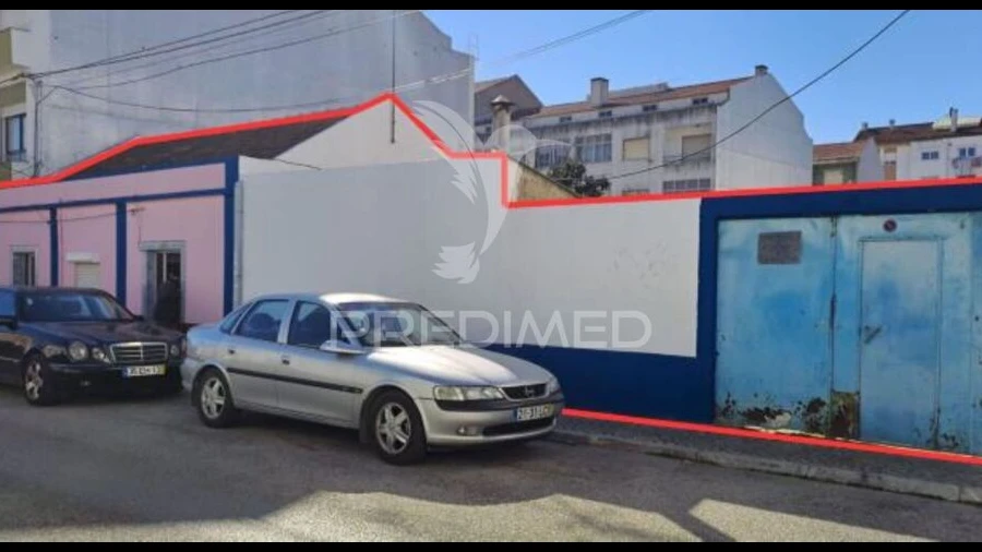 Moradia T2 para Venda em Baixa da Banheira e Vale da Amoreira