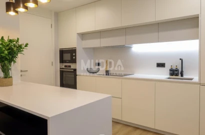 Apartamento T4 para Venda em Requeixo, Nossa Senhora de Fátima e Nariz