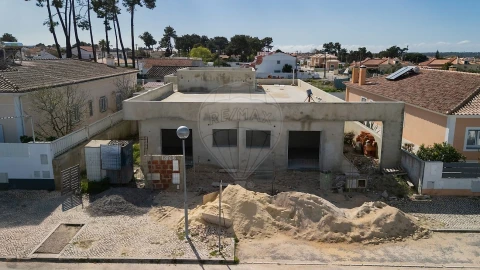 Moradia T5 para Venda em Azeitão (São Lourenço e São Simão)