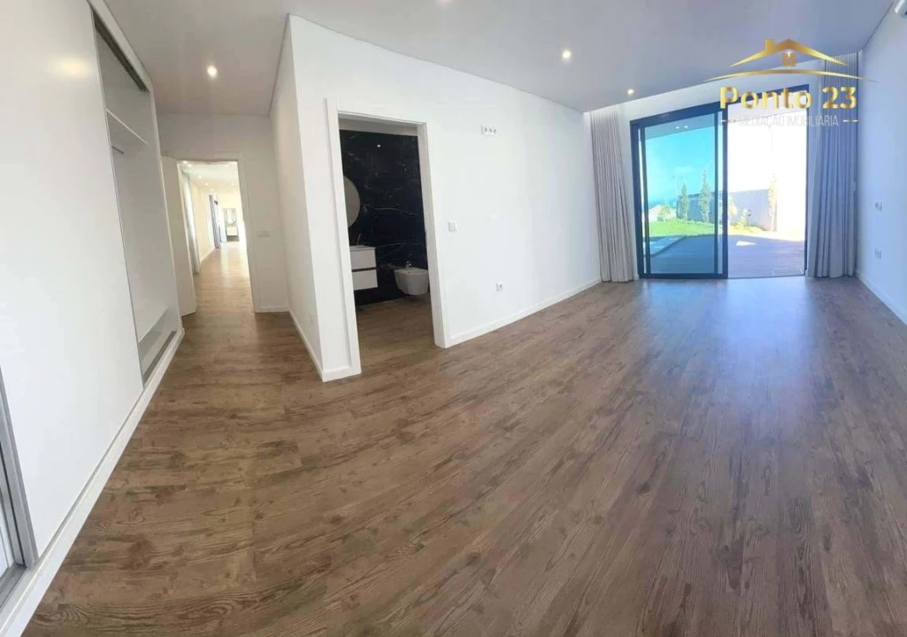 Moradia T3 para Venda em Agua de Pena Foto 29