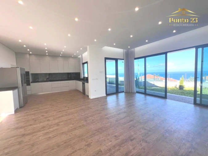 Moradia T3 para Venda em Agua de Pena Foto 15