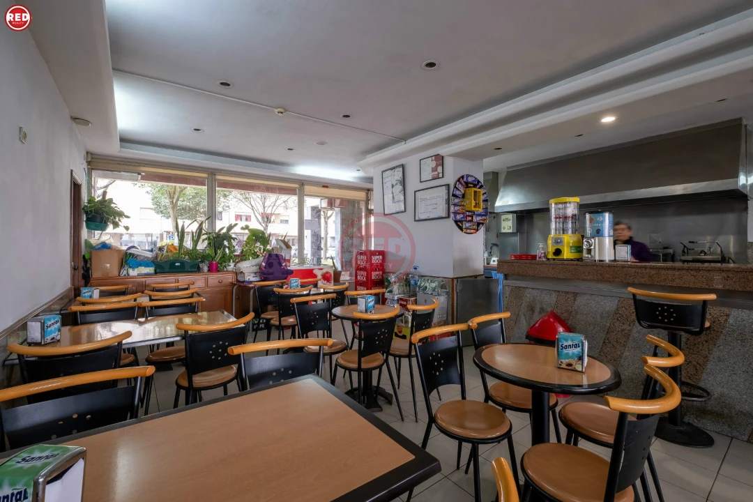 Loja para Venda em Mafamude e Vilar do Paraíso Foto 1