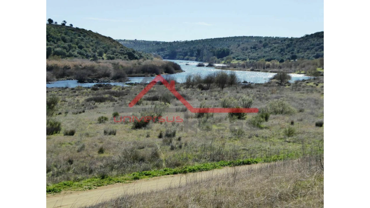 Quinta T0 para Venda em Salvada e Quintos Foto 1