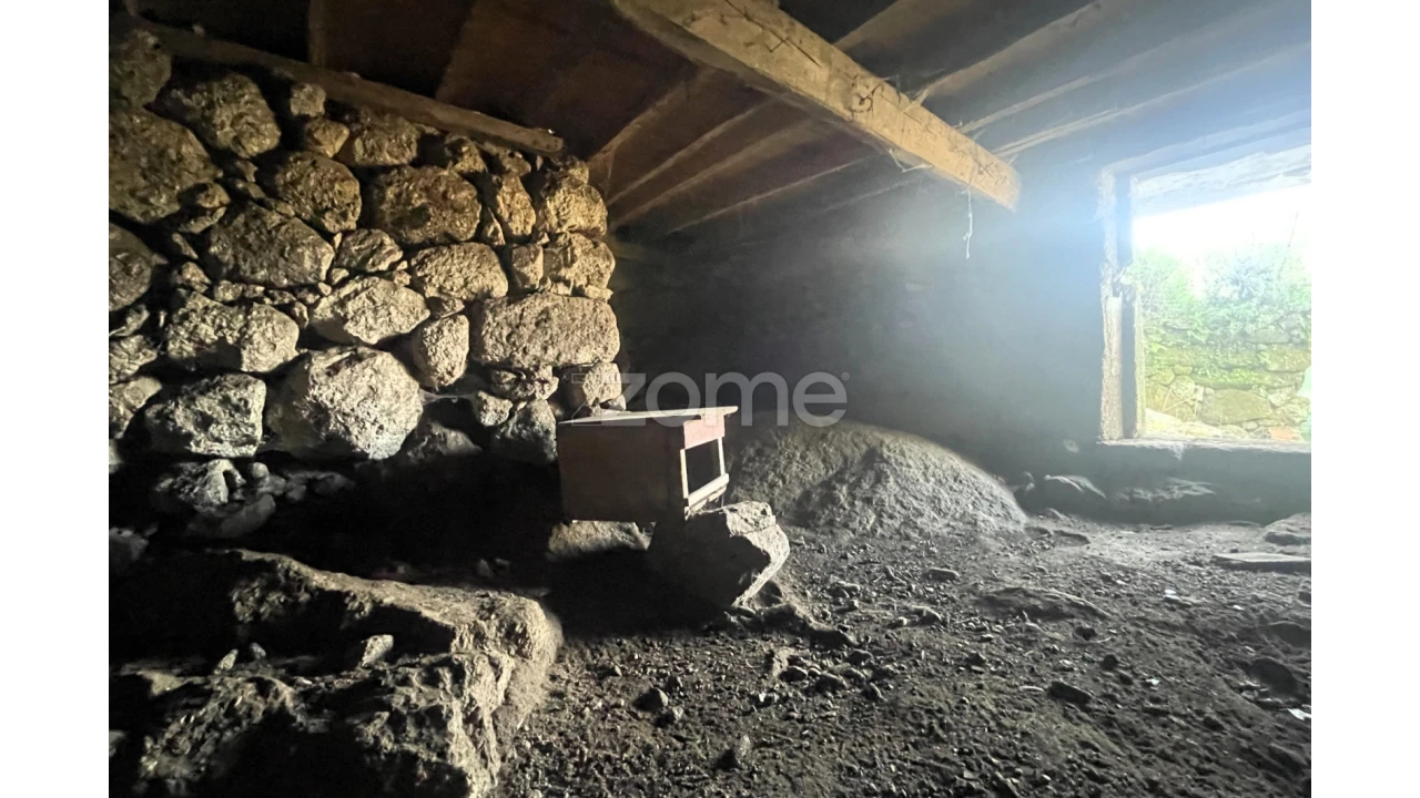 Moradia T2 para Venda em Sampriz Foto 13