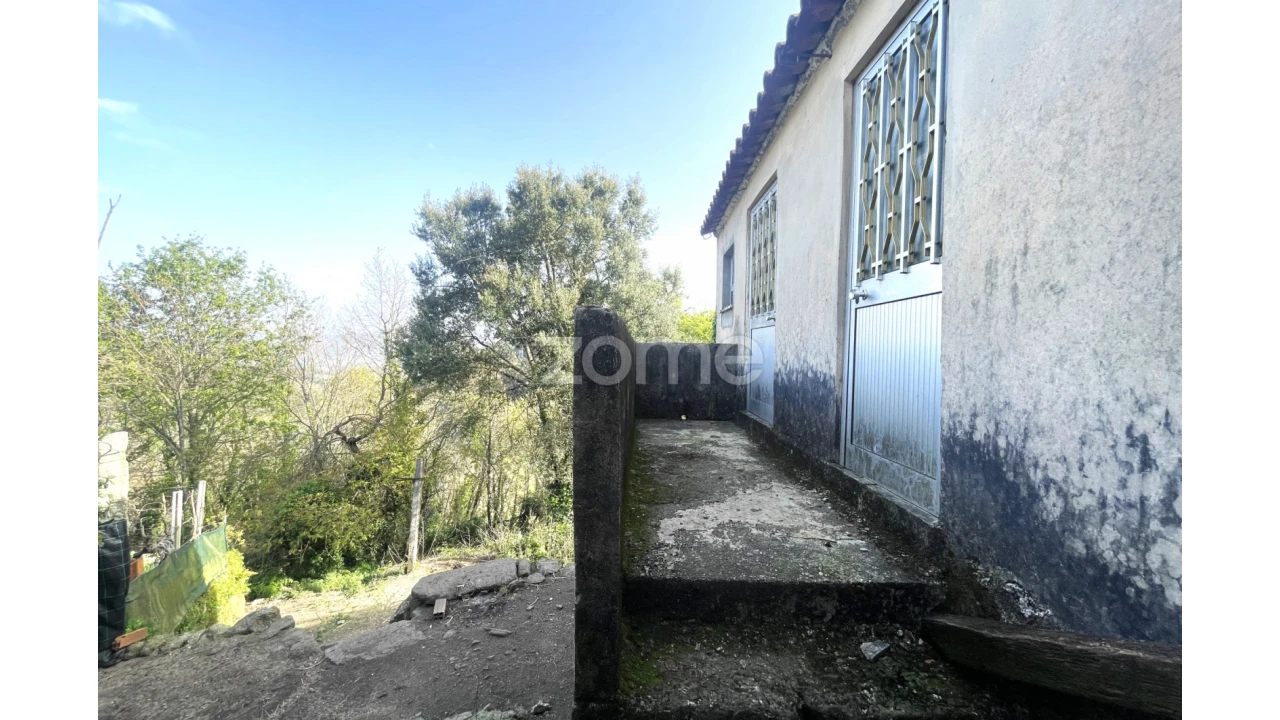 Moradia T2 para Venda em Sampriz Foto 1