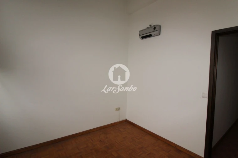 Escritório para Venda em Fafe Foto 12