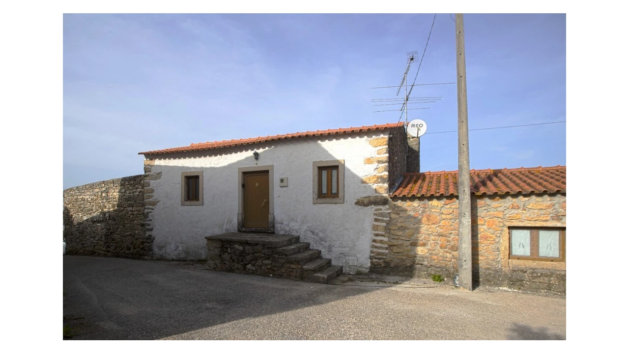 Moradia T3 para Venda em Chãos Foto 8