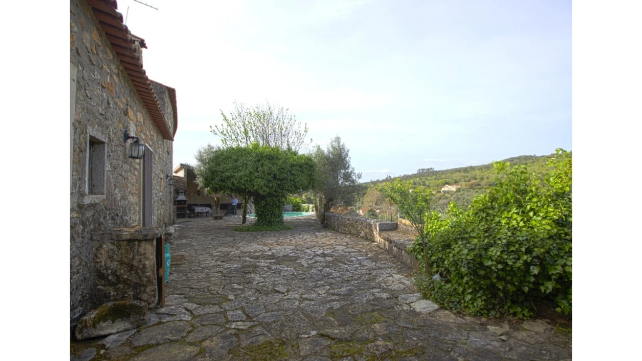 Moradia T3 para Venda em Chãos Foto 5