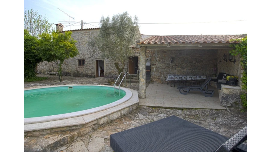 Moradia T3 para Venda em Chãos Foto 2