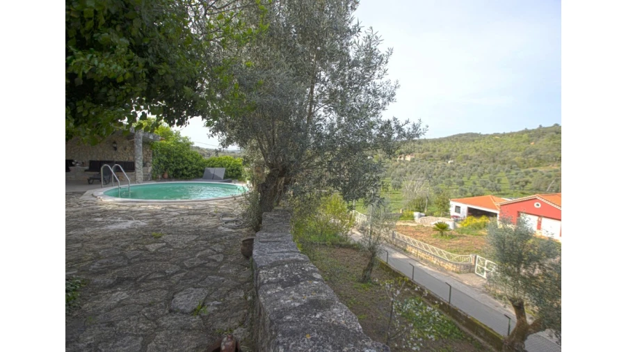 Moradia T3 para Venda em Chãos Foto 4