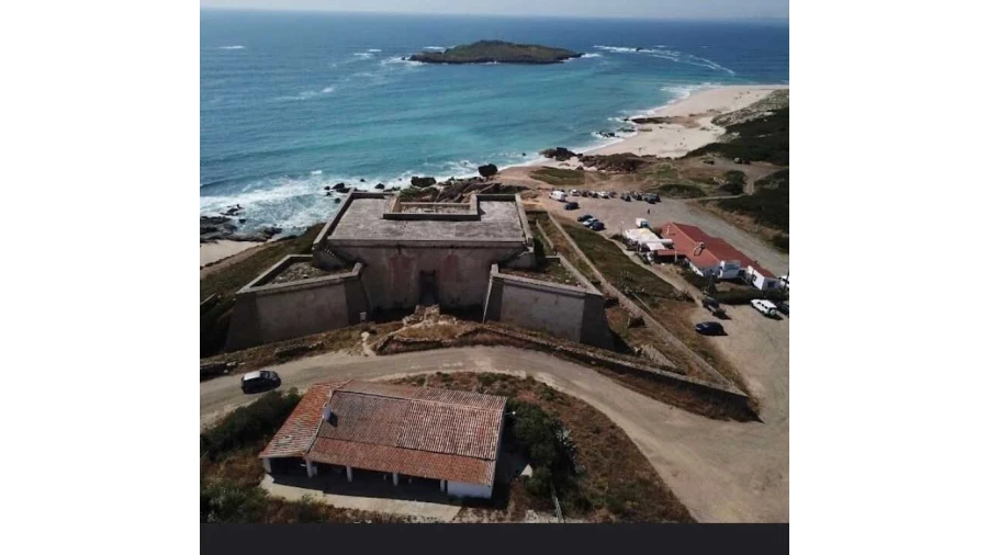 Moradia T5 para Venda em Porto Covo Foto 3