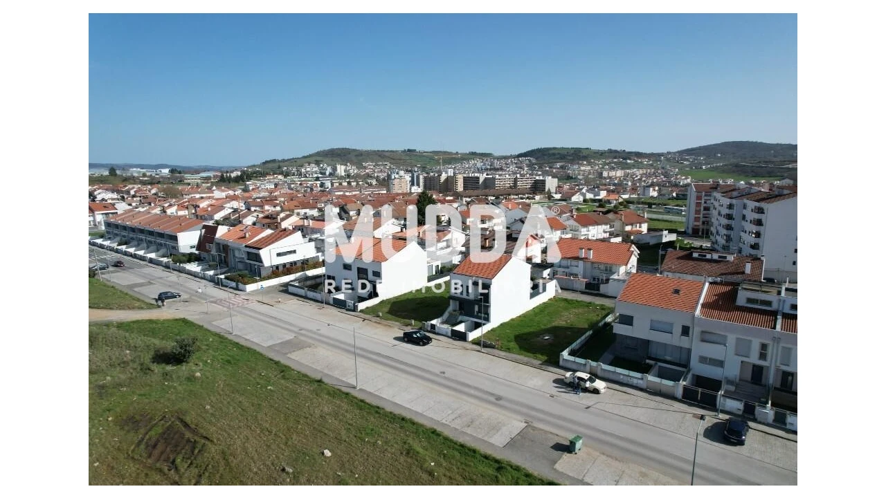 Terreno para Venda em Sé, Santa Maria e Meixedo Foto 2