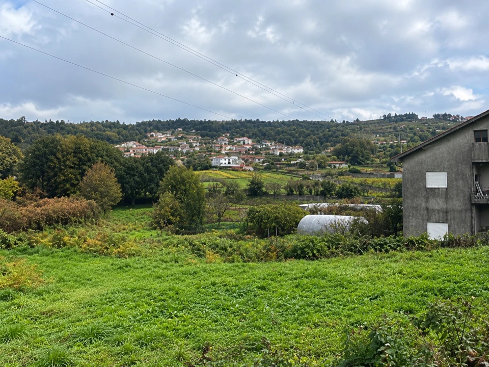 Terreno para Venda em Penamaior Foto 1