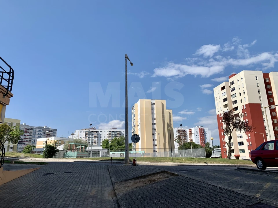 Loja para Venda em Corroios Foto 2