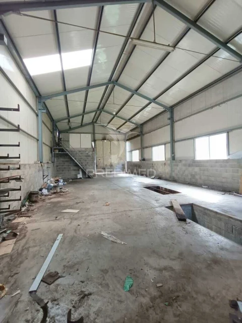 Armazém para Venda em Arrabal